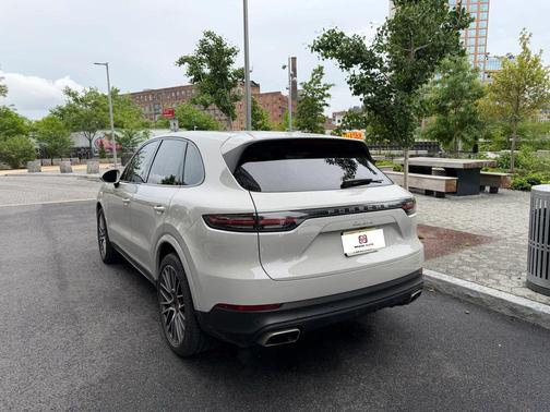 Chalk 2020 Porsche Cayenne Cayenne