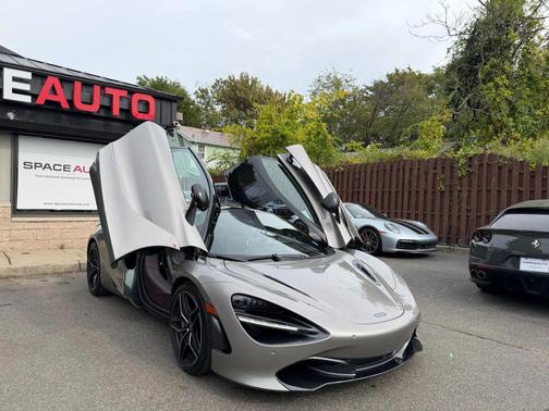 2018 McLaren 720S Base