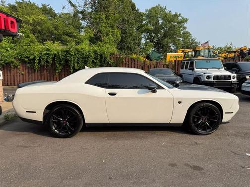 2017 Dodge Challenger SXT
