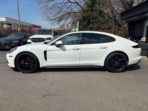 2018 Porsche Panamera 4S