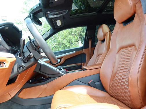 2019 Lamborghini Urus Sport Utility 4D