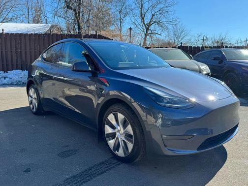 2023 Tesla Model Y Long Range Dual Motor All-Wheel Drive