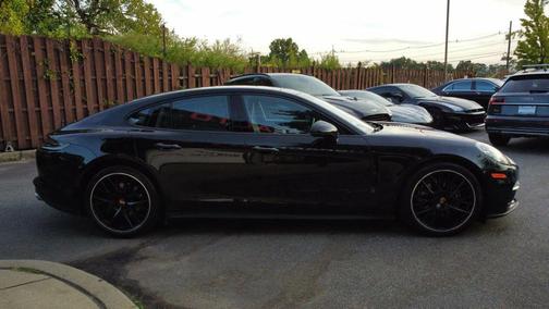 2018 Porsche Panamera 4