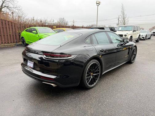 2018 Porsche Panamera 4