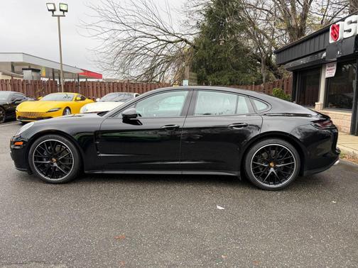 2018 Porsche Panamera 4