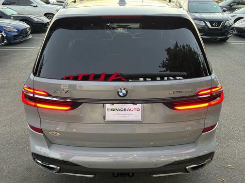2023 BMW X7 xDrive40i