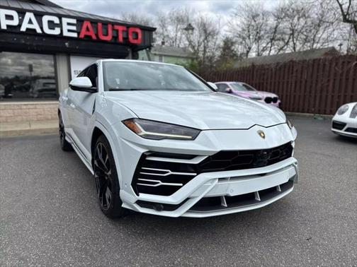 2021 Lamborghini Urus Graphite Capsule