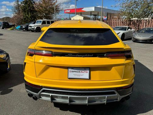 2019 Lamborghini Urus Sport Utility 4D