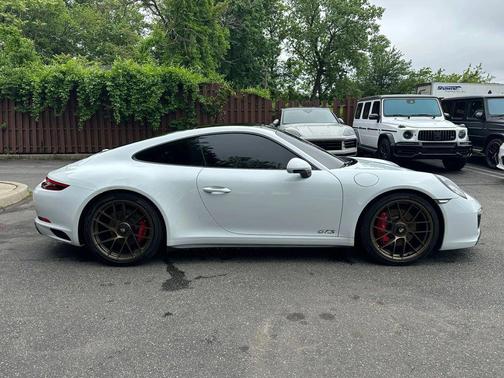 2019 Porsche 911 Carrera GTS