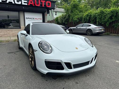 2019 Porsche 911 Carrera GTS
