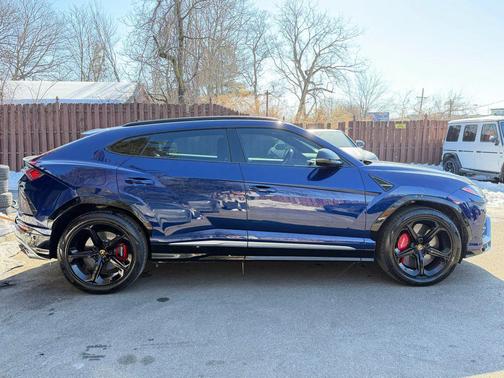 2019 Lamborghini Urus Sport Utility 4D