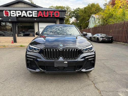 2022 BMW X6 M50i