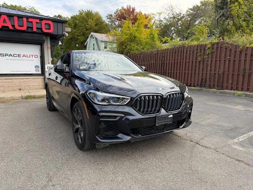 2022 BMW X6 M50i