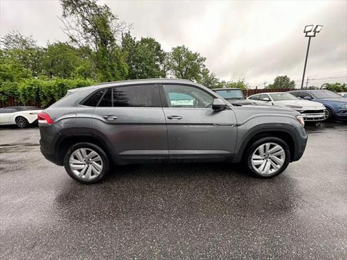 2022 Volkswagen Atlas Cross Sport 3.6L V6 SE w/Technology
