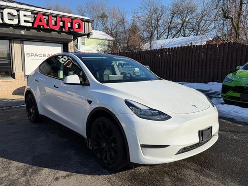 Pearl White Multi-Coat 2023 Tesla Model Y Long Range Dual Motor All-Wheel Drive