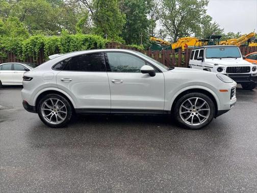 2024 Porsche Cayenne Sport Utility 4D
