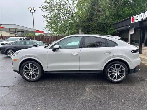 2024 Porsche Cayenne Sport Utility 4D