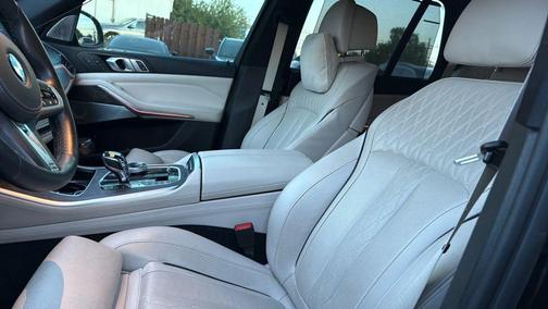 Black Sapphire Metallic 2020 BMW X5 M50i