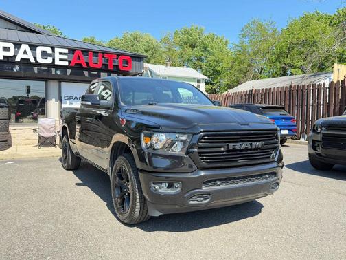 Diamond Black Crystal Pearlcoat 2020 RAM 1500 Big Horn/Lone Star