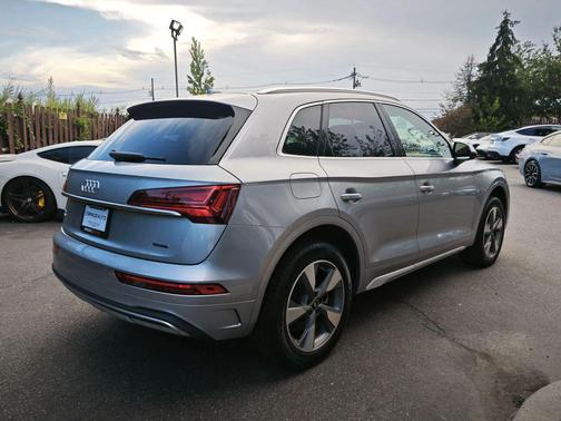 2022 Audi Q5 40 Premium Plus