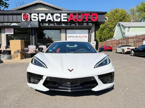 Arctic White 2022 Chevrolet Corvette Stingray w/2LT