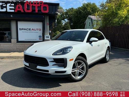 2019 Porsche Macan Sport Utility 4D