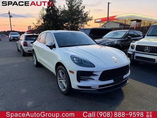 2019 Porsche Macan Sport Utility 4D