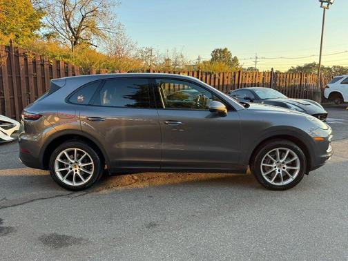 2021 Porsche Cayenne Cayenne