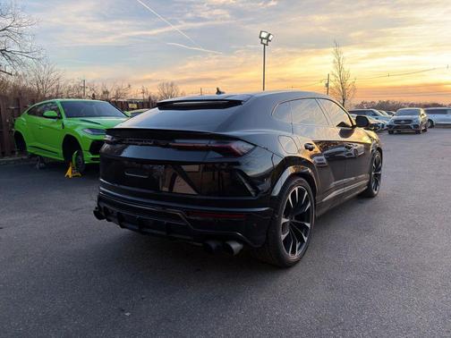 2020 Lamborghini Urus Sport Utility 4D