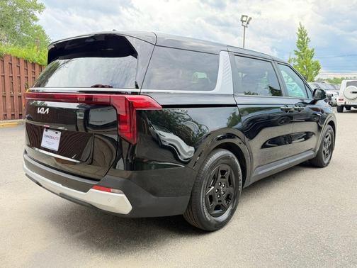 Aurora Black Pearl 2025 Kia Carnival LXS