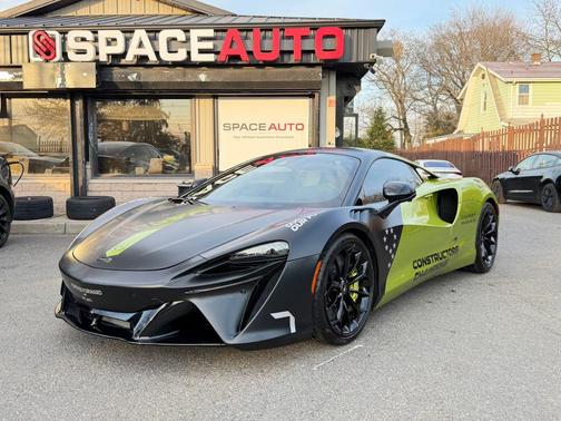 2023 McLaren Artura Performance