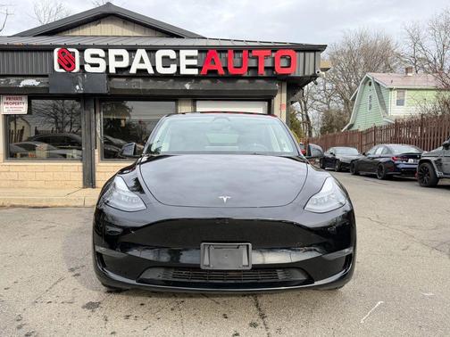 2023 Tesla Model Y Long Range Dual Motor All-Wheel Drive