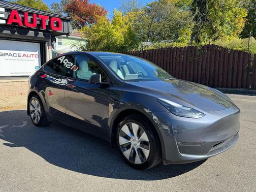 2023 Tesla Model Y Long Range Sport Utility 4D