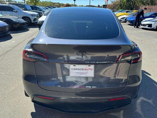 2023 Tesla Model Y Long Range Sport Utility 4D