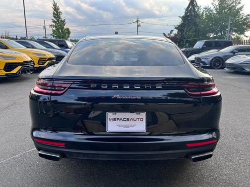 Chalk 2017 Porsche Panamera 4