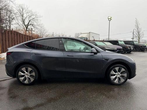 2023 Tesla Model Y RWD