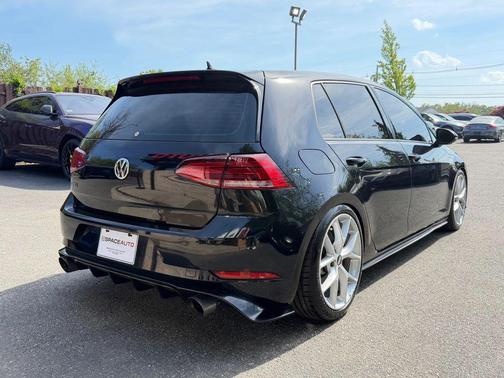 Deep Black Pearl 2019 Volkswagen Golf GTI 2.0T S 4-Door