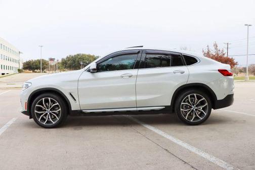Mineral White Metallic 2021 BMW X4 xDrive30i