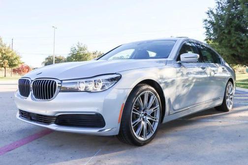 2019 BMW 740 i
