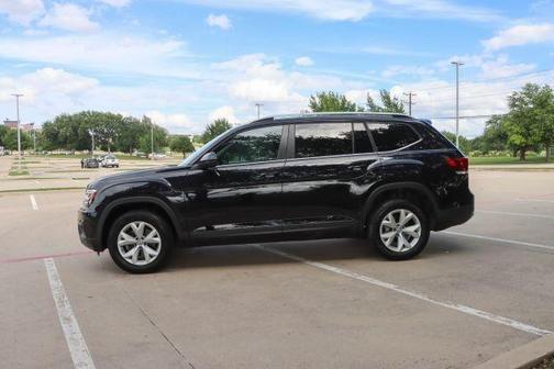 Deep Black Pearl Effect 2018 Volkswagen Atlas 3.6L SE w/Technology