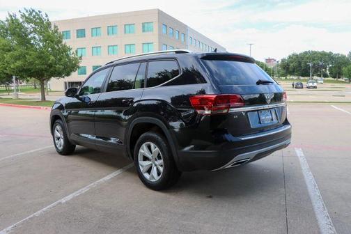 Deep Black Pearl Effect 2018 Volkswagen Atlas 3.6L SE w/Technology