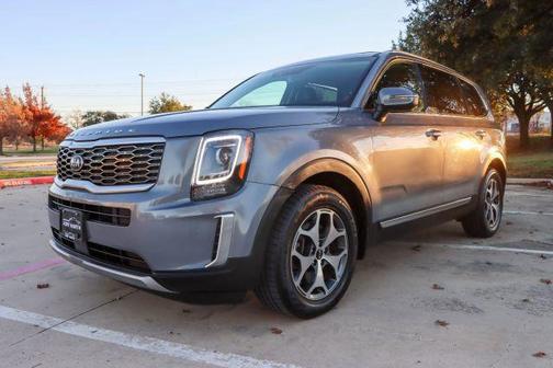 Everlasting Silver 2020 Kia Telluride EX
