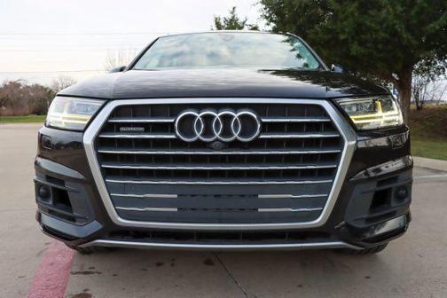 Orca Black Metallic 2018 Audi Q7 3.0T Prestige