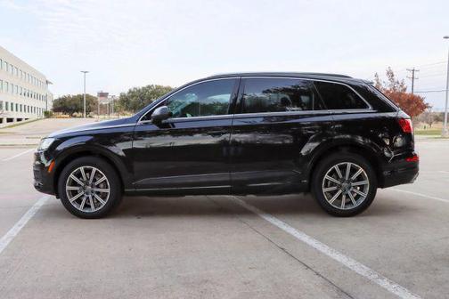 Orca Black Metallic 2018 Audi Q7 3.0T Prestige