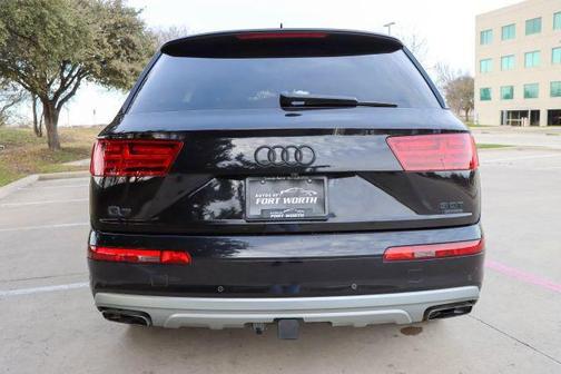 Orca Black Metallic 2018 Audi Q7 3.0T Prestige