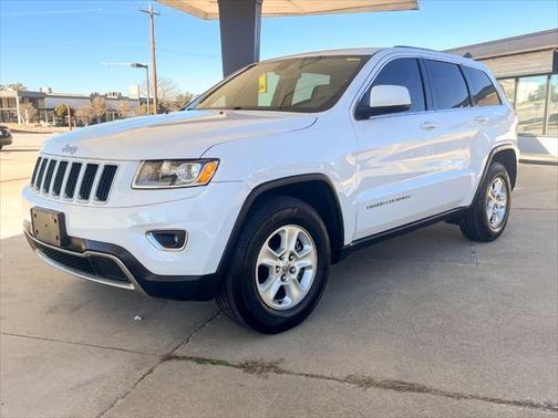 Photo 4 of 32 of 2015 Jeep Grand Cherokee Laredo
