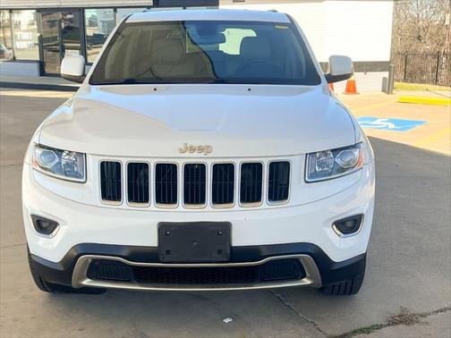 Photo 3 of 32 of 2015 Jeep Grand Cherokee Laredo