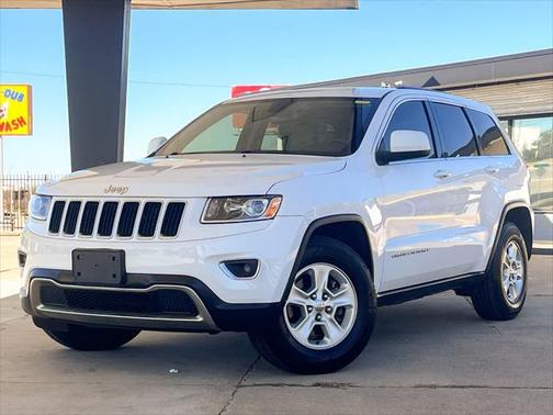 Photo 2 of 32 of 2015 Jeep Grand Cherokee Laredo