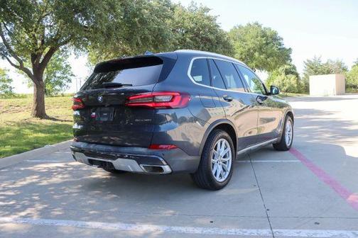 Gray Metallic 2020 BMW X5 sDrive40i