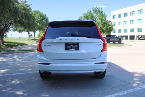 Crystal White 2020 Volvo XC90 T6 Momentum 6 Passenger